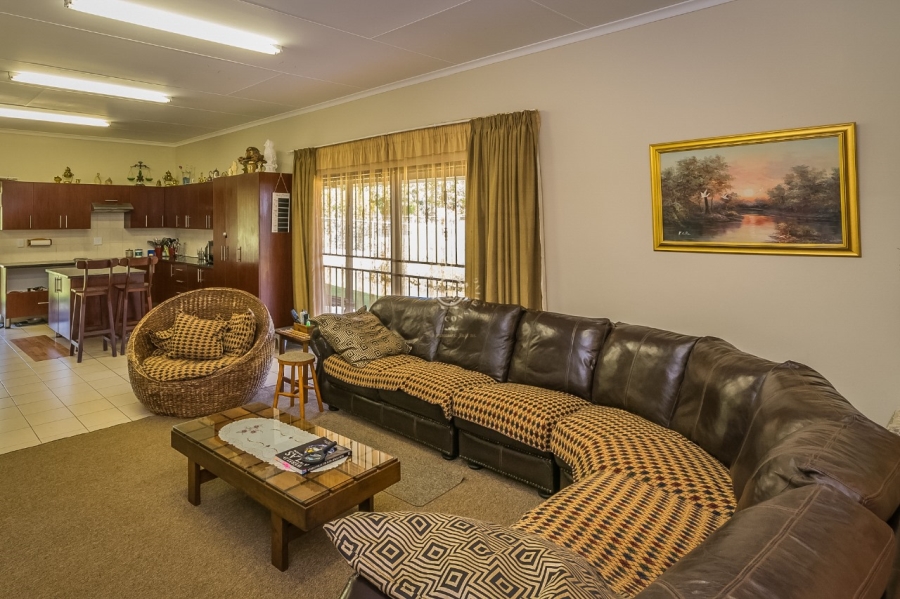 Commercial Property for Sale in Zuurplaat A H North West